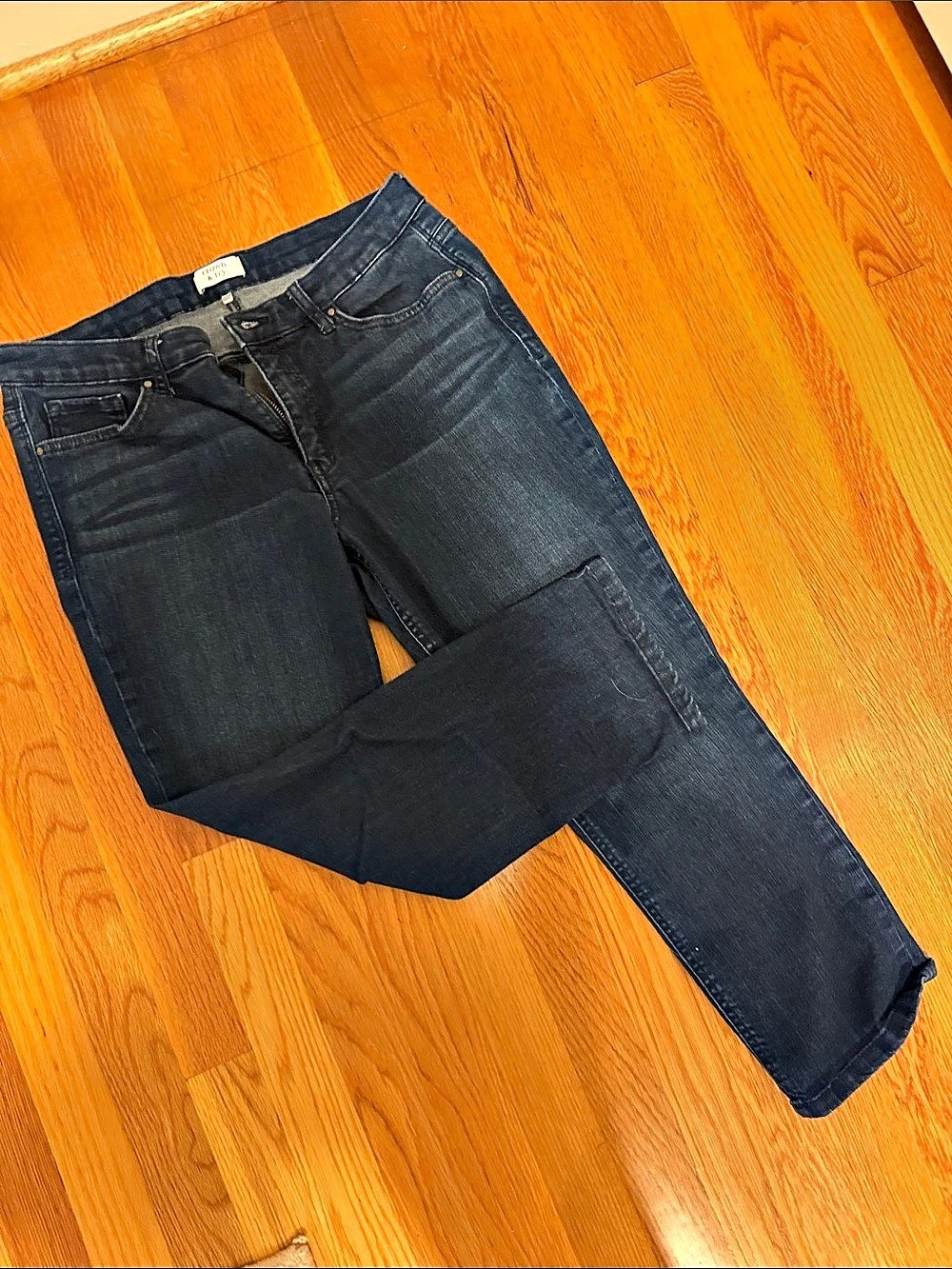 Crown & Ivy Skinny Capri Waist 12